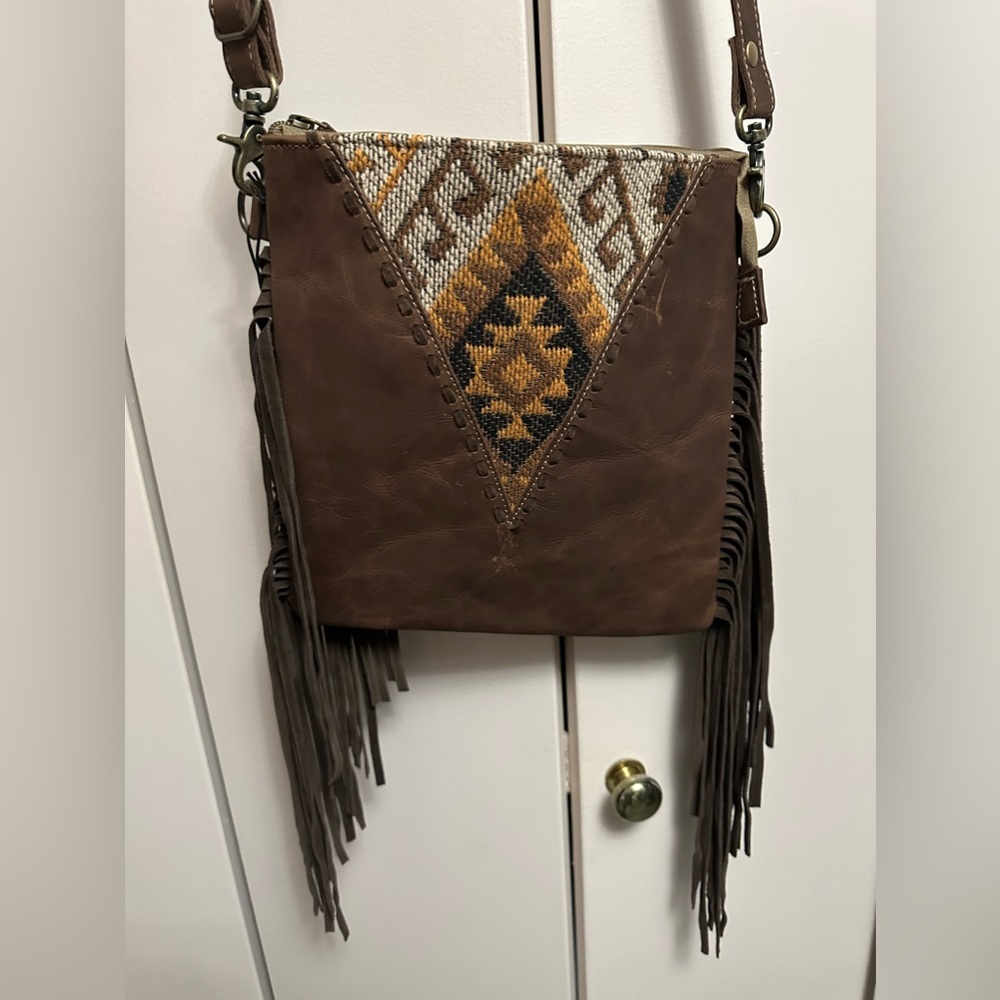 Myra crossbody